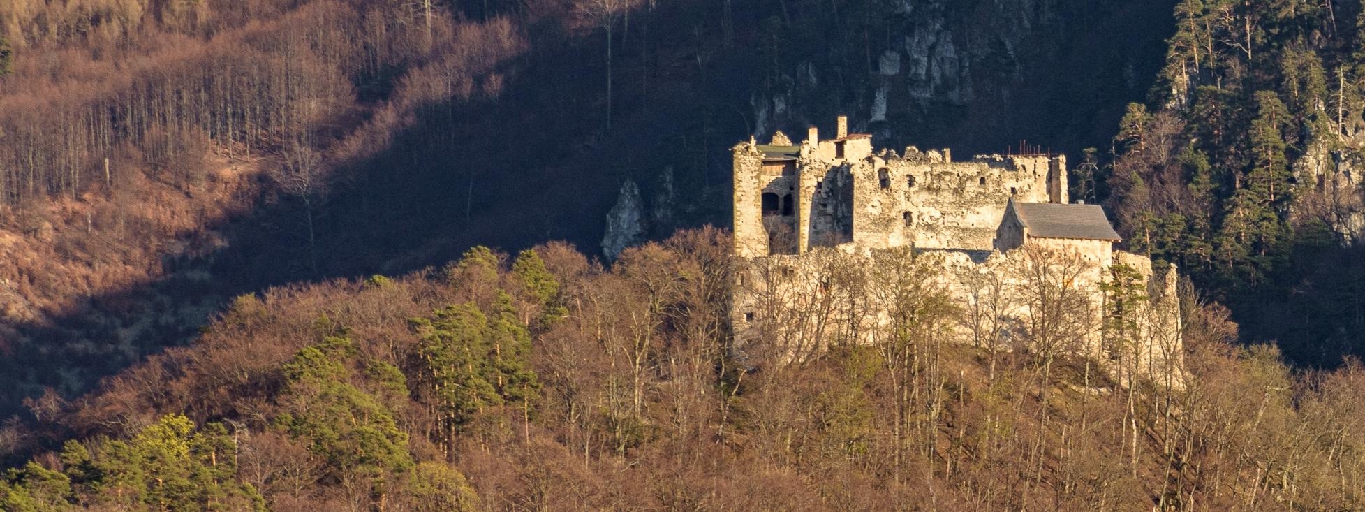 Uhrovec Castle