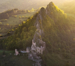 Lednica castle